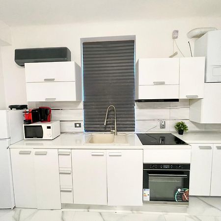 Appartamento White 2 Bucarest Esterno foto